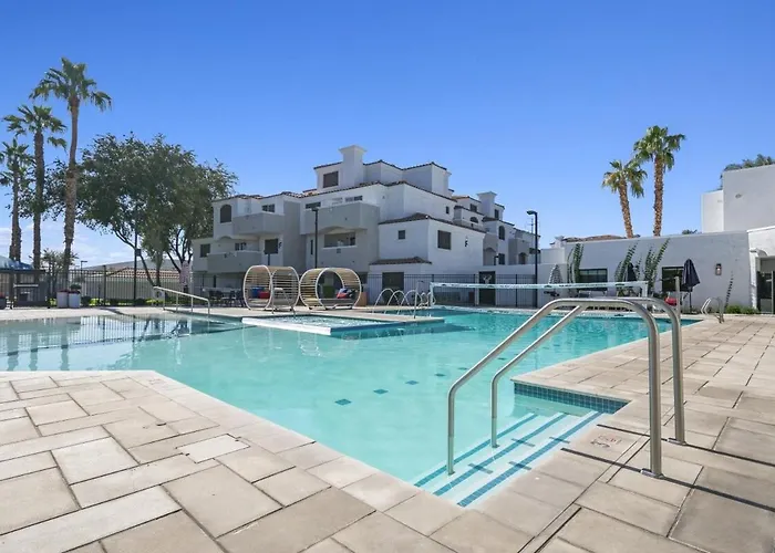 Appartement Stylish 1br With Free Parking And Pool