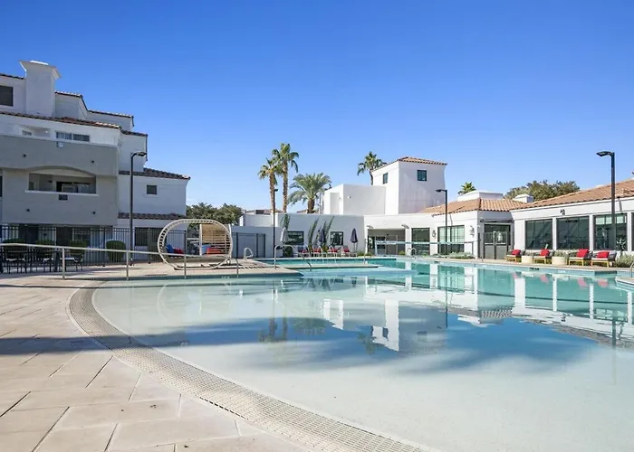 Appartement Stylish 1br With Free Parking And Pool