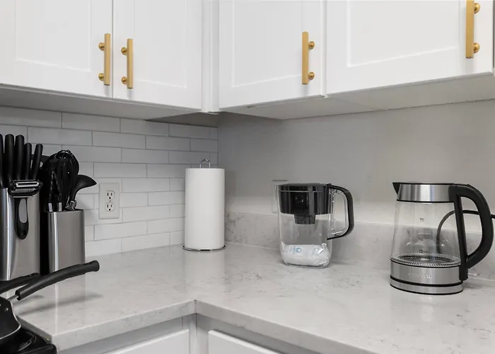 Appartement Stylish 1br With Free Parking And Pool